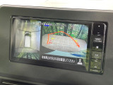 【アラウンドビューモニター】専用のカメラにより、上から見下ろしたような視点で360度クルマの周囲を確認することができます☆死角部分も確認しやすく、狭い場所での切り返しや駐車もスムーズに行えます。