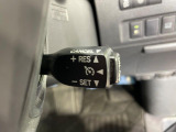 【クルーズコントロール】高速道路もラクラク走行。アクセルを離しても一定速度で走行ができ、長距離運転時の負担を軽減!加速・減速も簡単なスイッチ操作で調整できます。