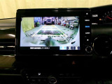 バックモニター付で後方視界もアシスト