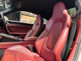 オプション設定の4way電動調節スポーツシートプラスが装着されております(前後移動のみ手動操作となります)