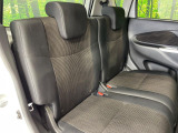 後部座席も気になるようなキズ・汚れやへたり等、大きなダメージはなく、良好な状態です。