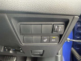運転席の操作箇所です。操作のしやすさを重視したシンプルなデザインになっております♪