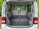 後席を格納すると、これだけの広さが!シーンに合わせたシートアレンジで、大きな荷物も積むことが出来ます♪