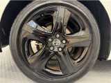 「トヨタ純正アルミホイール」を装着!純正なので車のデザインともマッチしています。高級感やスポーティーさを際立たせてくれます。