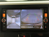 パノラミックビューモニター付きです。車両を上から見たような映像をモニター画面に表示。運転席からの目視では見にくい、車両周辺の状況をリアルタイムでしっかり確認できます。