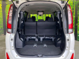 後席を格納すると、これだけの広さが!シーンに合わせたシートアレンジで、大きな荷物も積むことが出来ます♪