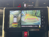 【パノラマモニター】専用のカメラにより、上から見下ろしたような視点で360度クルマの周囲を確認することができます☆死角部分も確認しやすく、狭い場所での切り返しや駐車もスムーズに行えます。