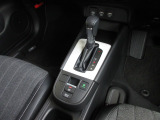 扱いやすい位置に配置されたフロアオートマチックです。CVTを採用で滑らかでスムーズな走りが楽しめますよ。