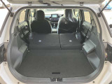 ■2列目シートを倒すと広々とした荷室になります!