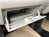 ■助手席前の収納です!