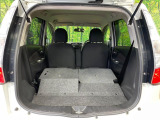 普段のお買い物や通勤、送迎等に十分な荷室スペースを確保しております。セカンドシートを倒すと、大きな荷物の積載も可能です♪