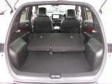 荷室広々。後席を倒して大きい荷物や長い荷物の積み込み可能に。