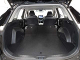 リヤシートを両方倒せば大きな荷物も車載可能です♪