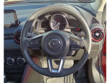 安心のエアバック。純正のステアリングですのでもしもの時も乗員保護に役立ちます。