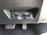 トヨタ純正ビルトインタイプのETCを装着しています。見た目もスッキリと、料金所もスマートに。