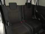 後席シートも広々としたスペースを確保しています。大人でもゆったりと座って頂けますので、大人数でのお出かけもラクラクです♪ドライブに行くのが楽しみですね♪