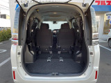 後席を格納すると、これだけの広さが!シーンに合わせたシートアレンジで、大きな荷物も積むことが出来ます♪