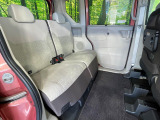後部座席も気になるようなキズ・汚れやへたり等、大きなダメージはなく、良好な状態です。