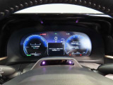 とっても見やすいメーターです。夜間時はラグジュアリーな気分にさせてくれる照明が魅力ですので、夜のドライブも楽しみになりますよ♪