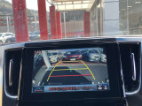 バックガイドモニターで、後方を確認しながら安心して駐車することができます。運転初心者も熟練者も必須の機能ですよ!