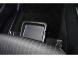 助手席シートアンダートレイ装備!色々収納でき室内もスッキリ!