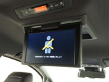 トヨタ純正12.1型後席ディスプレイを装備しております。