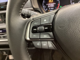 ステアリングにオーディオ操作スイッチが付いています。オーディオ画面に直接タッチしなくても操作が出来ますので、運転に集中できます。