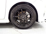 純正アルミホイール装着。