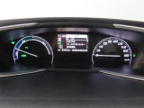 とっても見やすいメーターです。夜間時はラグジュアリーな気分にさせてくれる照明が魅力ですので、夜のドライブも楽しみになりますよ♪