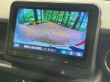 【バックカメラ】駐車時に後方がリアルタイム映像で確認できます。大型商業施設や立体駐車場での駐車時や、夜間のバック時に大活躍!運転スキルに関わらず、今や必須となった装備のひとつです!