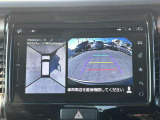 【全周囲カメラ】クルマの真上から見ているかのような映像が見れるので、駐車が苦手な方には特にうれしい装備です♪
