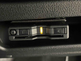 ETCカードを挿入することで高速道路を利用する際の支払いがキャッシュレスになったり、ETCスマートインターチェンジが利用できたり、とても便利なアイテムです!保証は修理保証のみとなります。