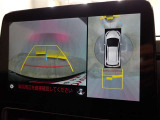 パノラミックビューモニターを装備。車を上から見たような映像が確認できますよ
