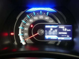 各操作スイッチは使いやすい位置に配置され、とっても見やすいメーターです。夜間時はラグジュアリーな気分にさせてくれる照明が魅力ですので、夜のドライブも楽しみになりますよ♪