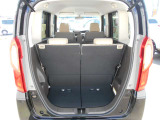 荷室も広々。