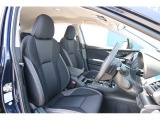 運転席も目立つダメージは少なくキレイな状態が保たれております!通気性の良い布シートで長距離ドライブも快適にお過ごし頂けます!