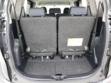 大きく開き荷物が積みやすい シートを収納すれば大きなスペースもできます
