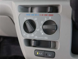 使いやすいレイアウトの空調スイッチ類です。スイッチも大きく、気温に合わせて直感的に操作できそうですね。操作もしやすく、車内をいつでも快適に保てます。