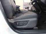 パワーシート搭載。微妙な調整が手軽にでき、ピッタリなポジションで運転することが可能です。