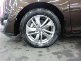 お洒落は足元から♪純正アルミホイール装着です!