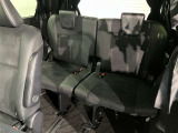 広々とした後部座席です♪気になるキズや汚れなどなく良好な状態です。