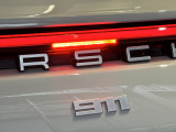 オプション設定の911ロゴが装着されております