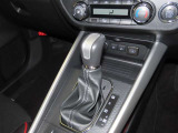 フロアシフトのオートマチックトランスミッションです。