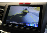 バックカメラが装備されており、後方の安全確認はもちろんのこと狭い場所での駐車や雨の日・夜間など視界の悪いコンディションでのストレスの軽減にもなります!