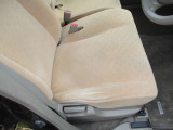運転席シートです。シートヒーター付きです。