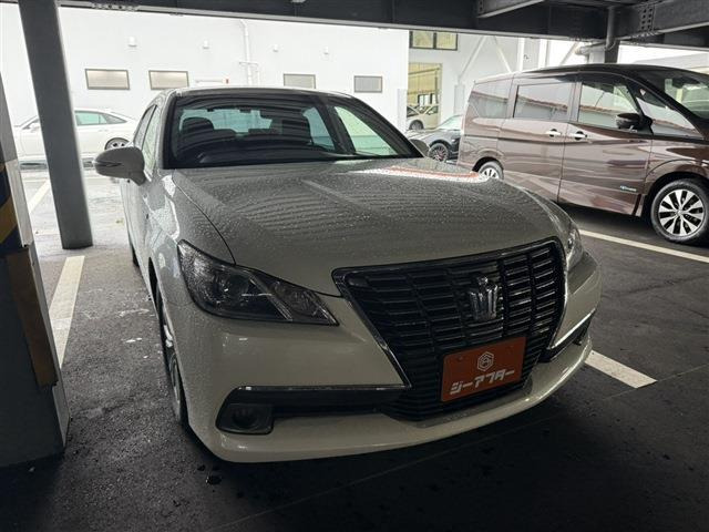 クラウン ハイブリッド 2.5 ロイヤルサルーン 禁煙車 純正8インチナビ バックカメラ