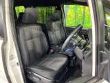 運転席シート廻りは使用感も少なく、良好な状態となっています。丁寧に使われていたことがよくわかりますね。