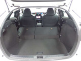 セカンドシートを倒すとさらに広々のラゲッジスペース