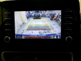 車庫入れなどでバックする際に後方確認ができて便利です。車庫入れ苦手な人もこれで安心!!
