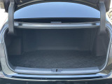 【トランク】積み込みやすくて、たっぷり積める荷室です。シートアレンジできるものは、乗車人数と荷物の量や大きさによってシートを動かすことができるので、より快適なドライブが可能です!